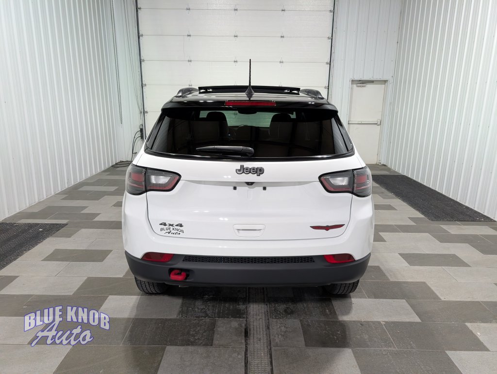 Used 2023 Jeep Compass Trailhawk w/ Trailhawk Elite Group AWD/4WD image 3