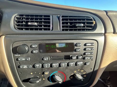 Used 2000 Ford Taurus SE image 12