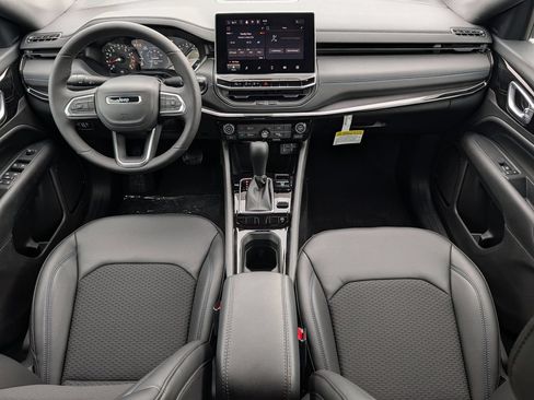 New 2026 Jeep Compass Latitude AWD/4WD image 8