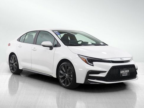 Used 2026 Toyota Corolla SE w/ SE Package image 7