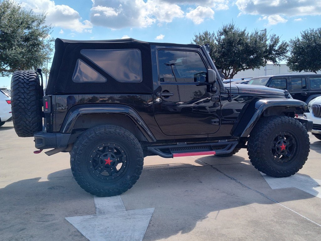 Used 2016 Jeep Wrangler Rubicon AWD/4WD image 10