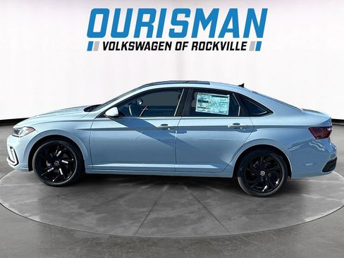 New 2026 Volkswagen Jetta SE image 3