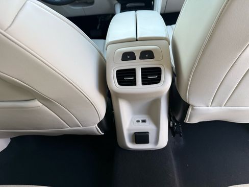 Used 2022 Buick Envision Avenir w/ Technology Package II image 14