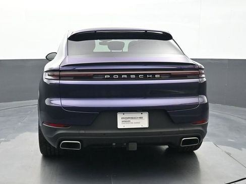 Certified 2024 Porsche Cayenne Coupe AWD/4WD image 22
