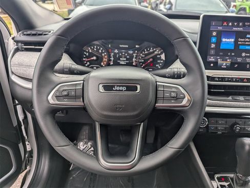 Used 2024 Jeep Compass Latitude image 26