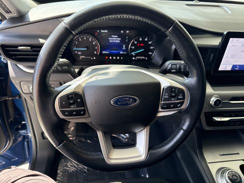 Used 2022 Ford Explorer XLT RWD image 17