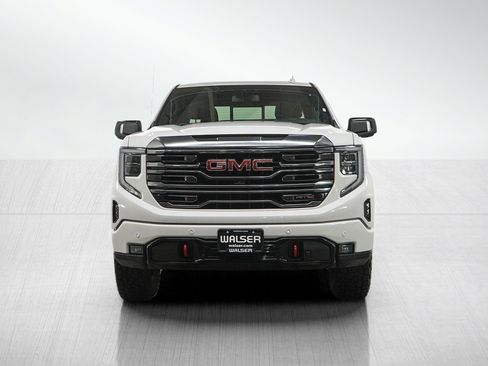 Used 2024 GMC Sierra 1500 AT4 w/ AT4 Preferred Package AWD/4WD image 8