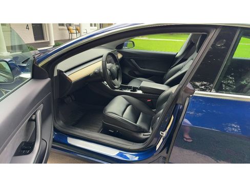 Used 2019 Tesla Model 3 RWD image 5