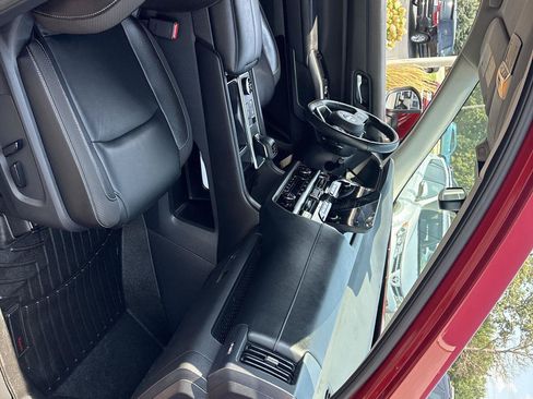 Used 2022 Nissan Pathfinder SL AWD/4WD image 15