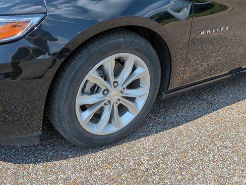 Used 2024 Chevrolet Malibu LT image 9