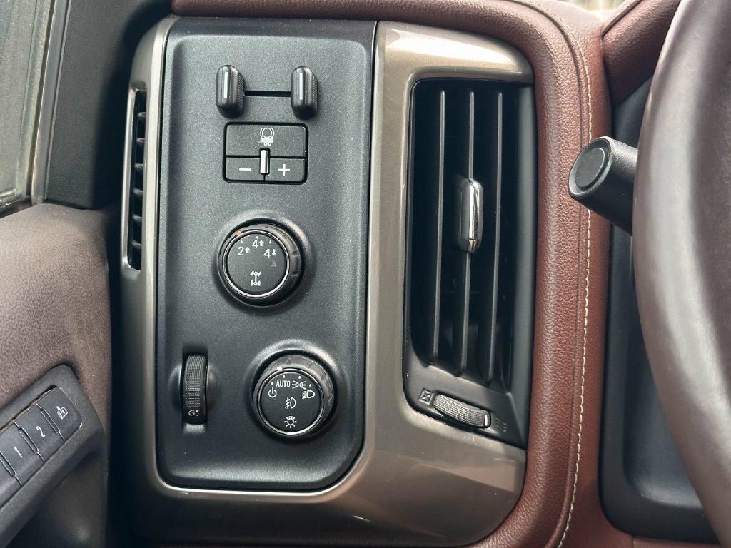 Used 2016 Chevrolet Silverado 3500 High Country w/ Duramax Plus Package AWD/4WD image 34
