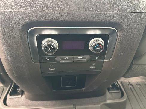Used 2021 GMC Yukon SLT w/ SLT Luxury Package AWD/4WD image 14
