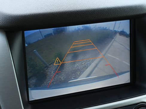 Used 2015 GMC Yukon SLT w/ Open Road Package image 19