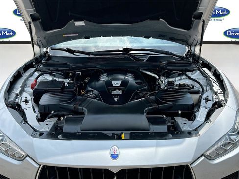 Used 2017 Maserati Ghibli RWD image 31