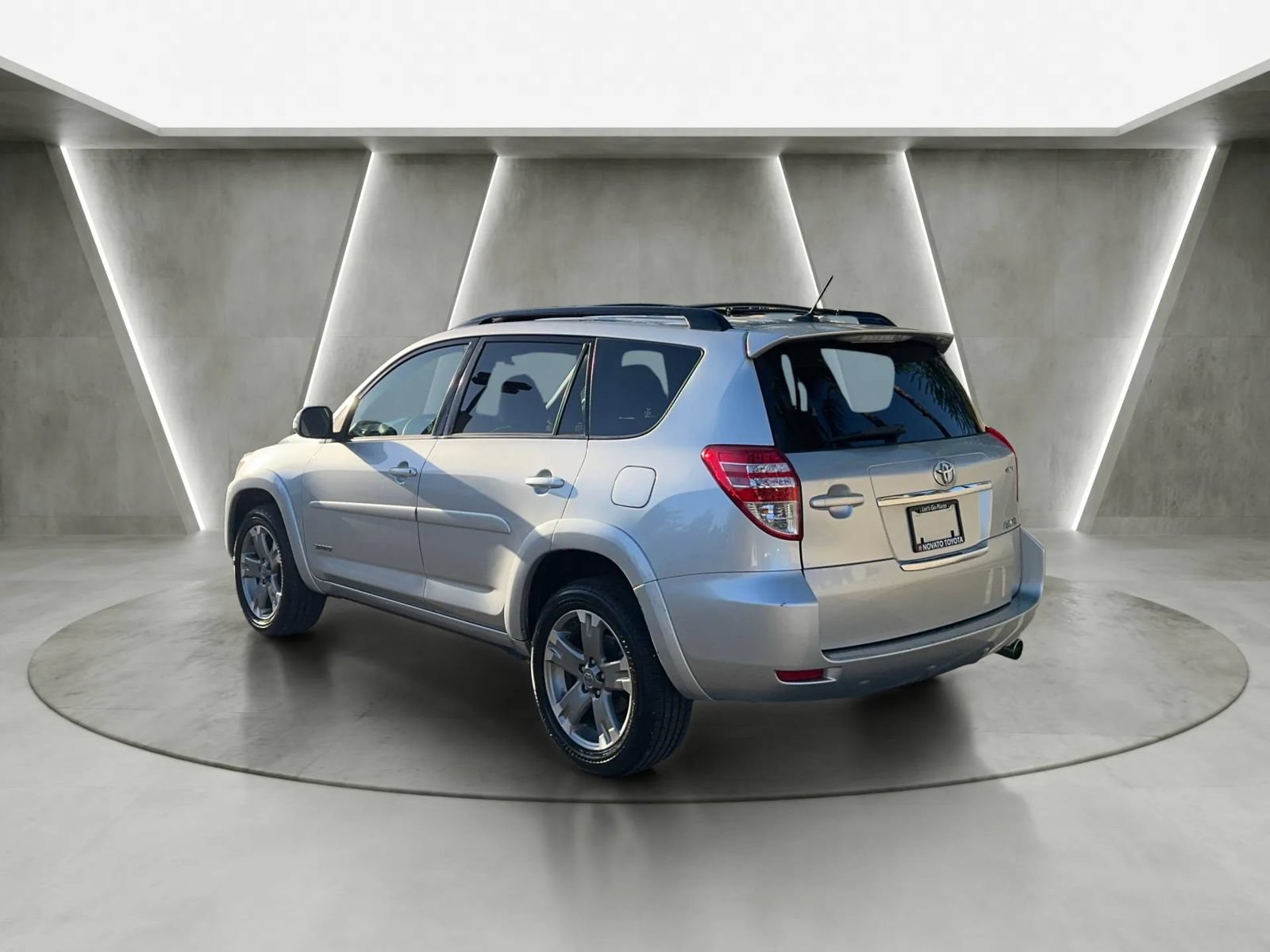 Used 2011 Toyota RAV4 Sport w/ Sport Appearance Pkg AWD/4WD image 4