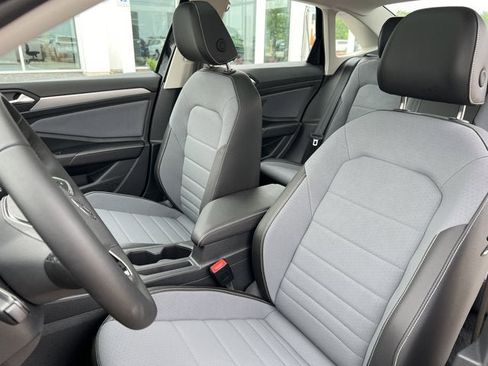 New 2025 Volkswagen Jetta SE image 15