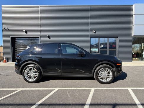 Certified 2025 Porsche Cayenne image 8