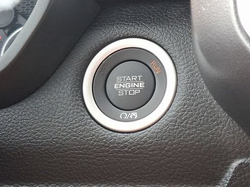 Used 2026 RAM 1500 Laramie AWD/4WD image 19