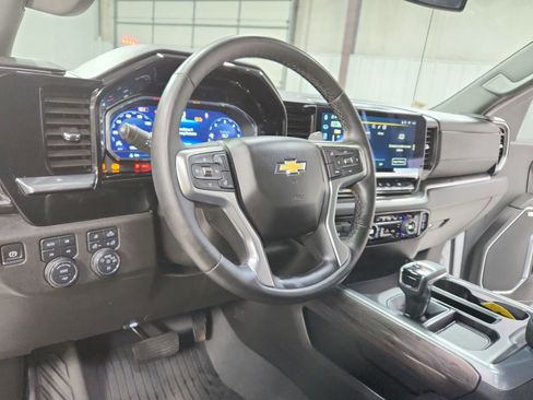 Used 2025 Chevrolet Silverado 1500 LTZ AWD/4WD image 17