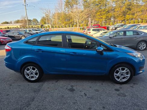 Used 2016 Ford Fiesta SE image 4