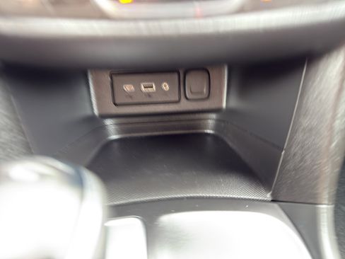 Used 2020 Chevrolet Equinox LT FWD image 20