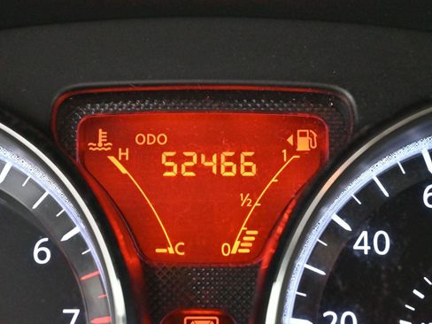 Used 2013 Nissan Versa SV w/ Convenience Pkg image 18