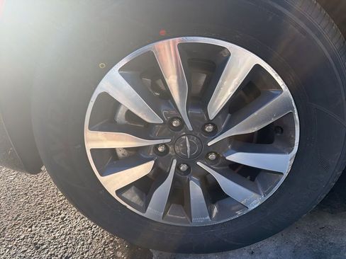 Used 2023 Chrysler Pacifica Touring-L image 21