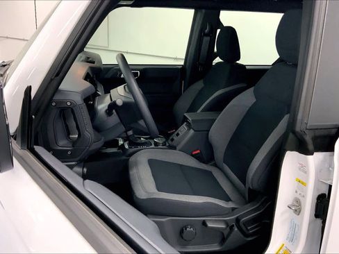 New 2025 Ford Bronco Base image 9