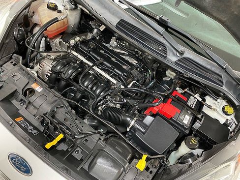 Used 2014 Ford Fiesta SE image 16