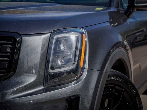 Certified 2022 Kia Telluride SX w/ SX Prestige Package image 3