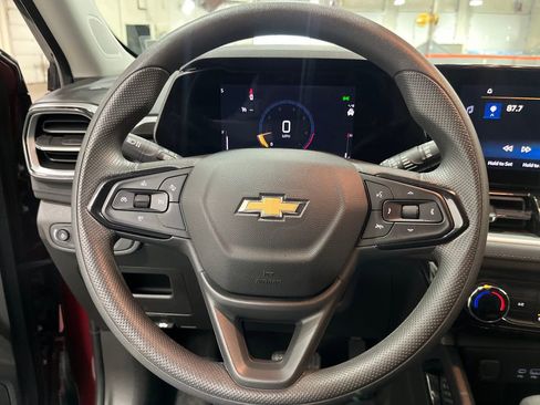 Used 2025 Chevrolet TrailBlazer LT image 33