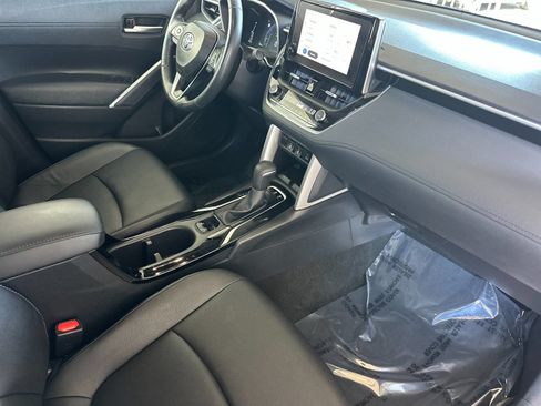 Used 2024 Toyota Corolla Cross XLE FWD image 15