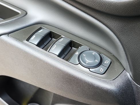 Used 2024 Chevrolet Equinox LT AWD/4WD image 9