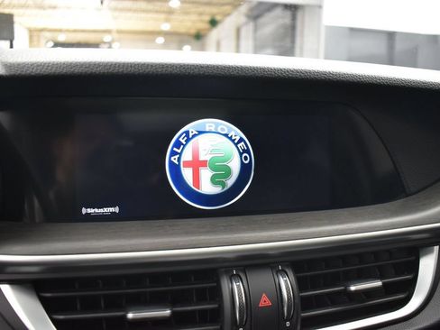 Used 2021 Alfa Romeo Stelvio Ti w/ Nero Edizione AWD/4WD image 8