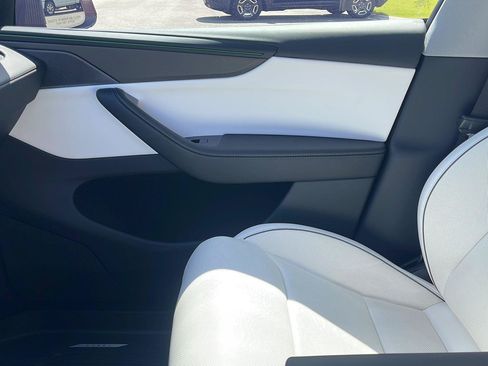 Used 2026 Tesla Model Y Performance AWD/4WD image 29