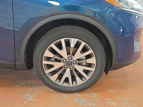 Used 2020 Ford Escape Titanium w/ Titanium Premium Package 2.0 image 12