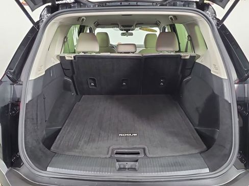 Used 2023 Nissan Rogue SV image 39