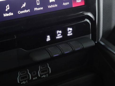 Used 2025 RAM 1500 Laramie w/ Sport Appearance Package AWD/4WD image 13
