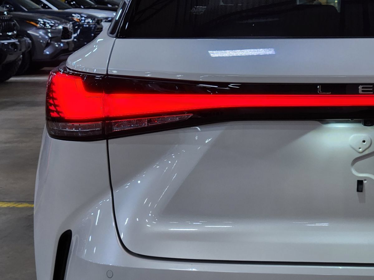 Used 2024 Lexus RX 350 Premium w/ Cold Area Package FWD image 18