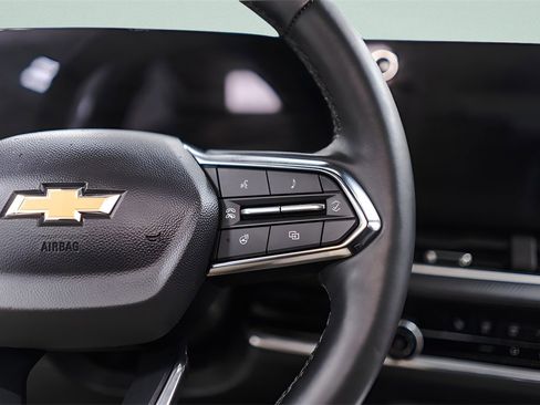 Used 2025 Chevrolet Equinox LT image 12