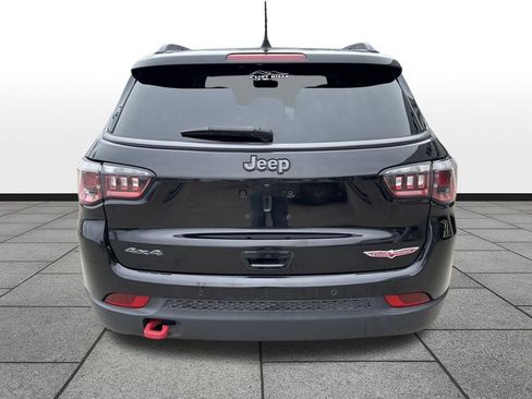 Used 2018 Jeep Compass Trailhawk image 4