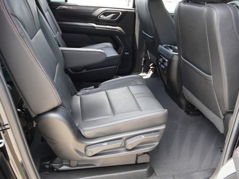 Used 2024 Chevrolet Suburban RST w/ Luxury Package AWD/4WD image 30