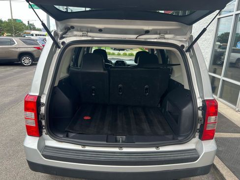 Used 2012 Jeep Patriot Latitude AWD/4WD image 15