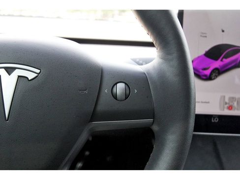 Used 2021 Tesla Model Y Long Range AWD/4WD image 18