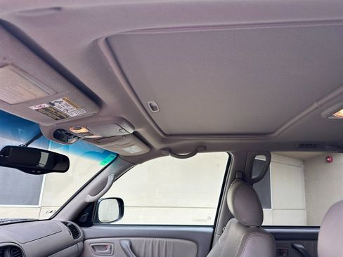 Used 2005 Toyota Sequoia Limited image 12