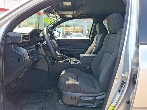 Used 2025 Toyota 4Runner SR5 AWD/4WD image 14