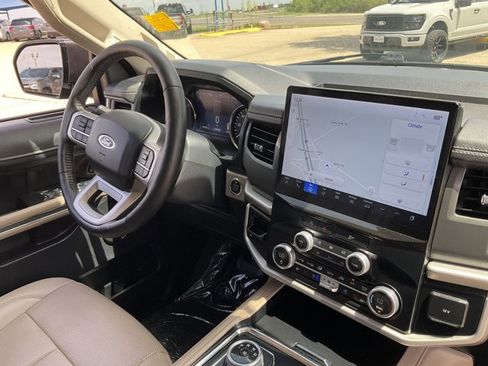 Certified 2024 Ford Expedition XLT image 20