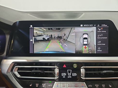 Used 2021 BMW 330i Sedan w/ Premium Package image 21