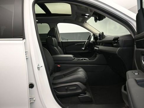 Used 2025 Honda Pilot Touring image 43