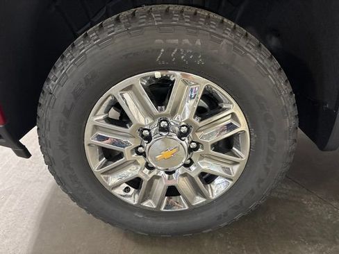 New 2026 Chevrolet Silverado 2500 High Country w/ High Country Premium Package AWD/4WD image 9